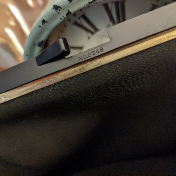 Vintage Tapestry Clutch - Picture 2 of 3